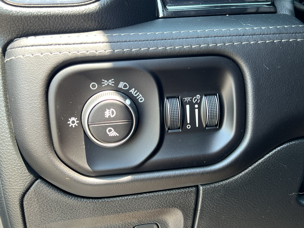 Used 2026 RAM 1500 Limited AWD/4WD image 14