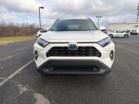 Used 2022 Toyota RAV4 XLE Premium image 3