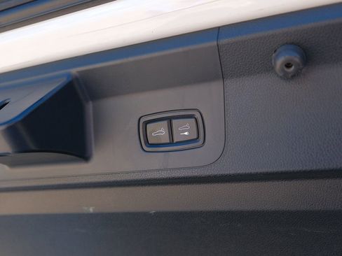 Used 2017 Porsche Panamera image 39