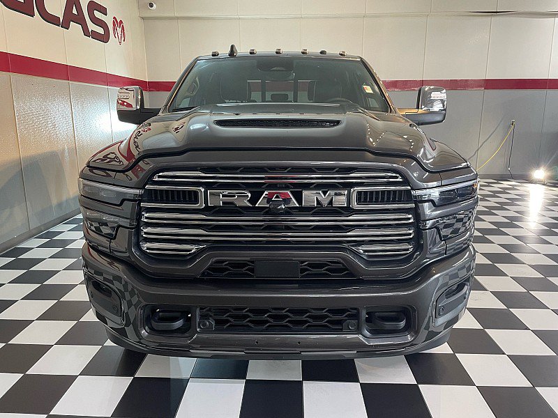 Used 2026 RAM 3500 Laramie AWD/4WD image 3
