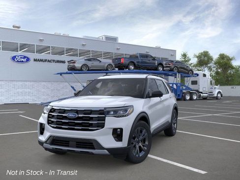 New 2026 Ford Explorer Active image 2