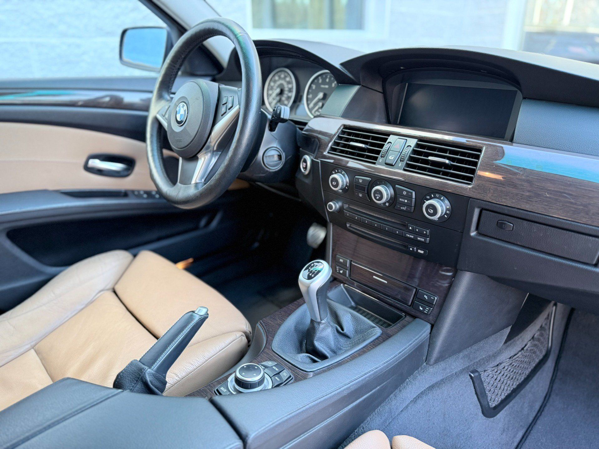Used 2009 BMW 535i xDrive Wagon AWD/4WD image 36