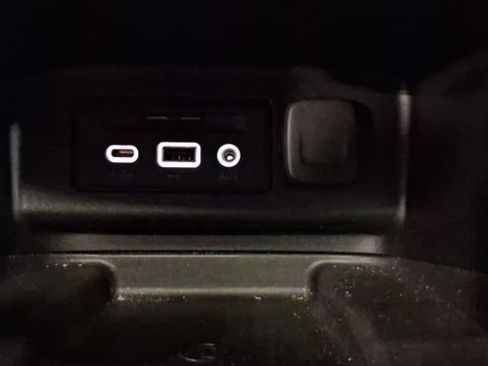 Used 2021 Chevrolet Equinox Premier FWD image 27