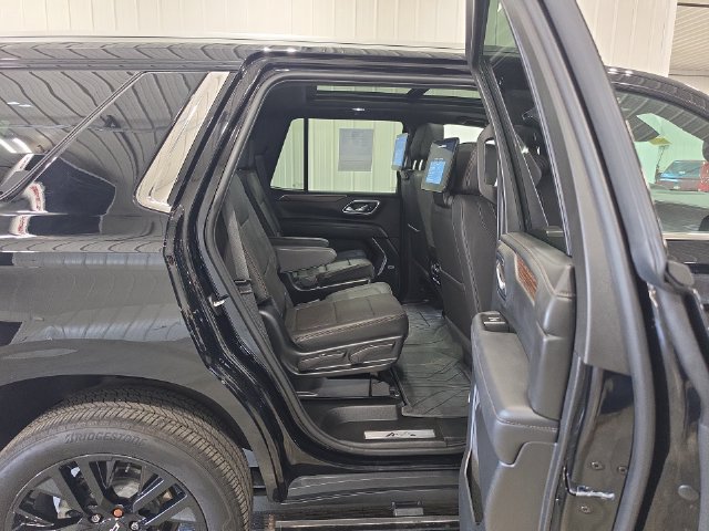 Used 2024 Chevrolet Tahoe High Country w/ Advanced Technology Package AWD/4WD image 32