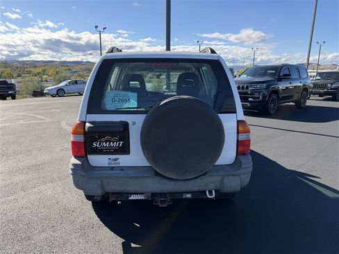 Used 2004 Chevrolet Tracker 4WD w/ Preferred Equipment Group image 6