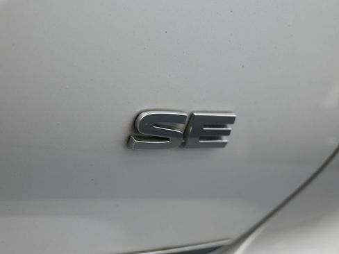 Used 2022 Mitsubishi Outlander SE image 36