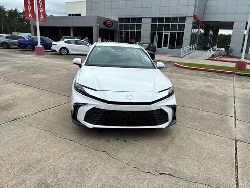 New 2026 Toyota Camry SE FWD image 10