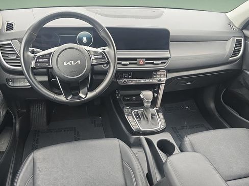 Used 2024 Kia Seltos EX FWD image 16