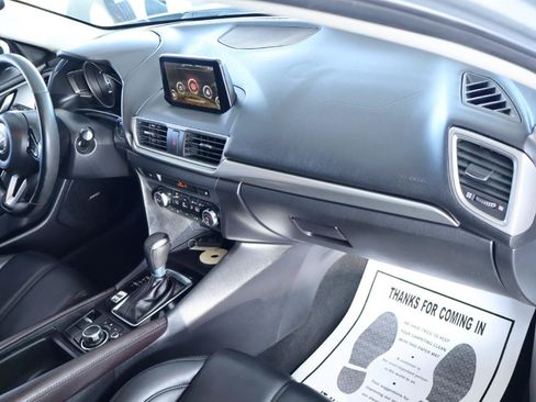 Used 2018 MAZDA MAZDA3 Touring FWD image 40