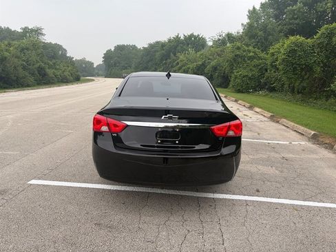 Used 2017 Chevrolet Impala LT FWD image 4