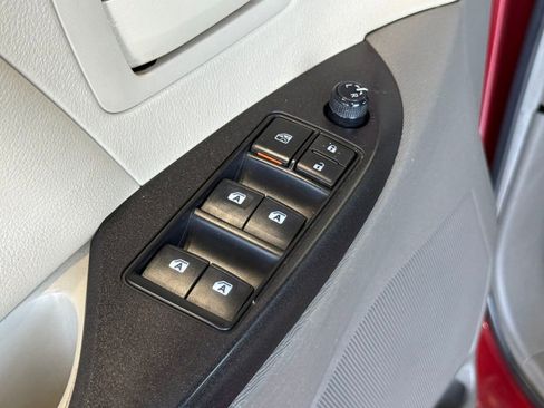 Used 2018 Toyota Sienna L image 16