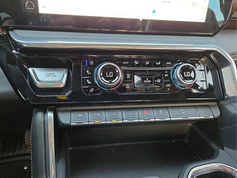 Used 2025 GMC Sierra 1500 Denali Ultimate AWD/4WD image 18