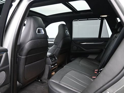 Used 2018 BMW X5 M image 28