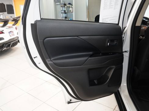 Used 2020 Mitsubishi Outlander GT image 23