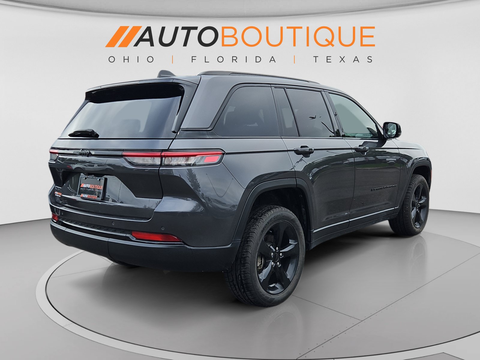 Used 2022 Jeep Grand Cherokee Altitude AWD/4WD image 5
