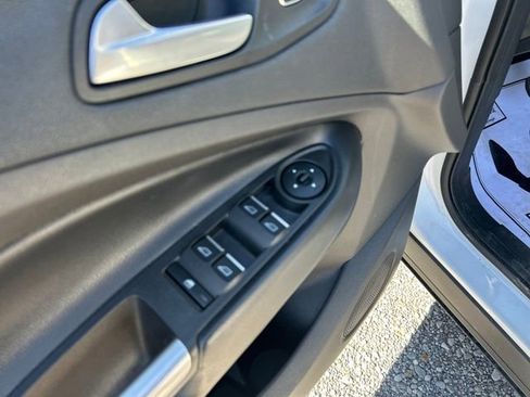 Used 2019 Ford Escape SEL image 11