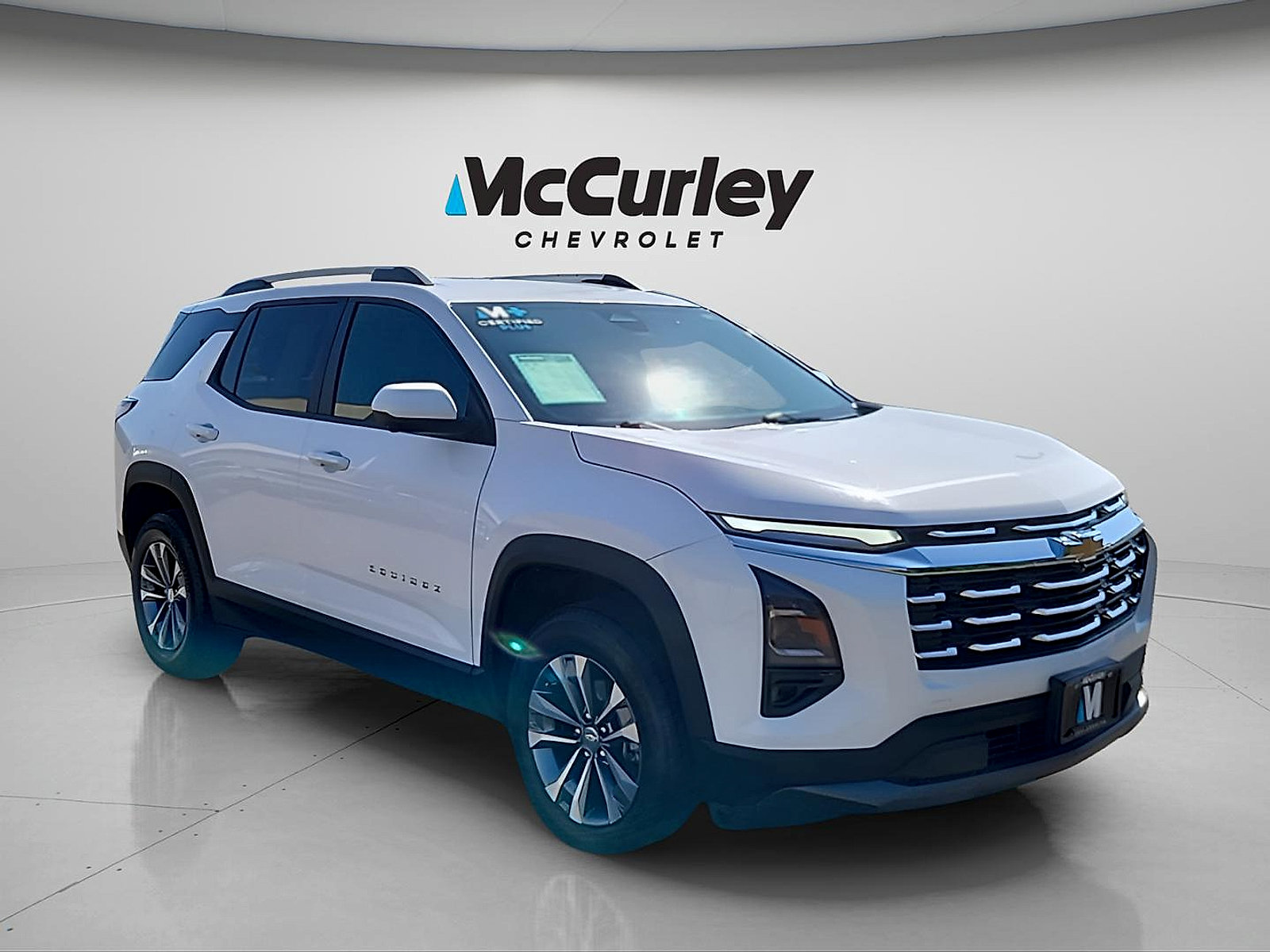 Used 2025 Chevrolet Equinox LT w/ Convenience Package II AWD/4WD image 1