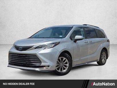 Used 2021 Toyota Sienna XLE