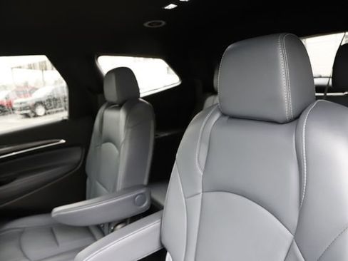 Used 2022 Buick Enclave Essence FWD image 16