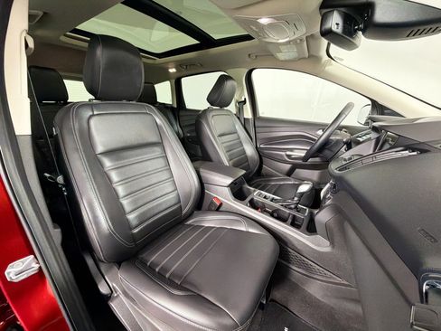 Used 2019 Ford Escape SEL AWD/4WD image 38