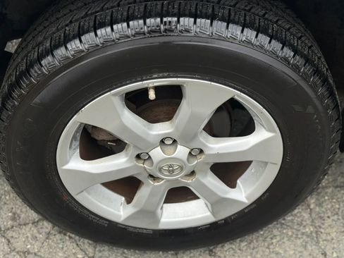 Used 2010 Toyota RAV4 Limited FWD image 33