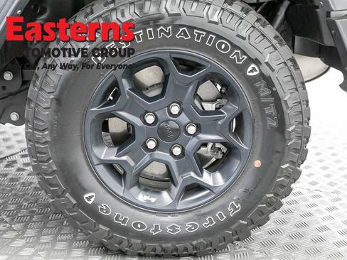 Used 2023 Jeep Wrangler Unlimited AWD/4WD image 32