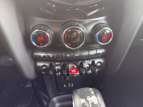 Used 2017 MINI Cooper S image 23