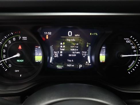 Used 2025 Jeep Wrangler Unlimited Sahara image 31