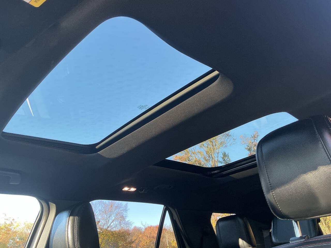 Used 2019 Ford Explorer XLT w/ Equipment Group 202A AWD/4WD image 21