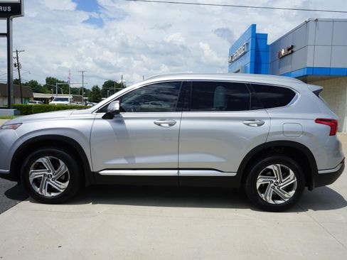 Used 2022 Hyundai Santa Fe SEL w/ Convenience + Premium Package FWD image 2