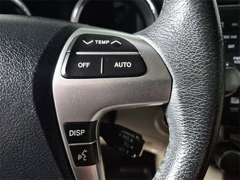 Used 2012 Toyota Highlander Limited image 26