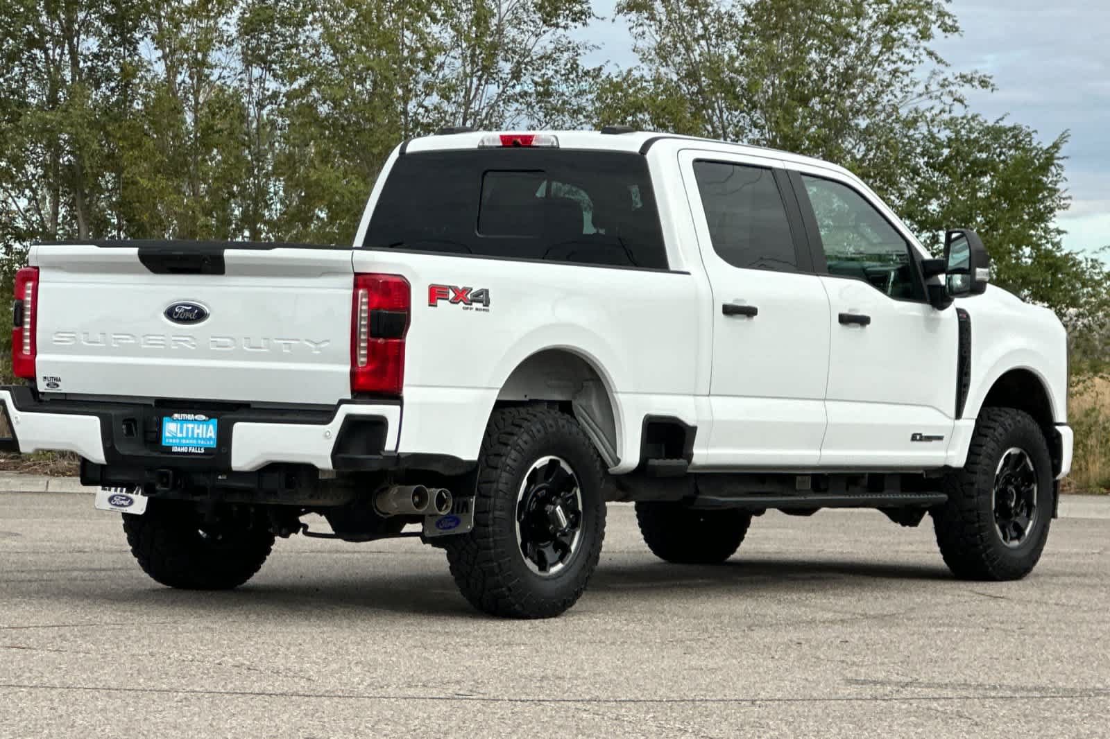 Certified 2025 Ford F250 XL w/ STX Appearance Package AWD/4WD image 2