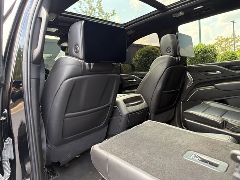 Used 2021 Cadillac Escalade Sport w/ Driver Assist Tech Package AWD/4WD image 21