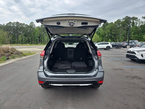 Used 2018 Nissan Rogue SV AWD/4WD image 14