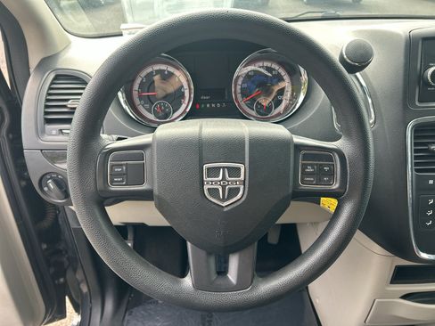 Used 2013 Dodge Grand Caravan SE FWD image 12