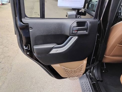 Used 2011 Jeep Wrangler Unlimited Sahara w/ Dual Top Group image 18