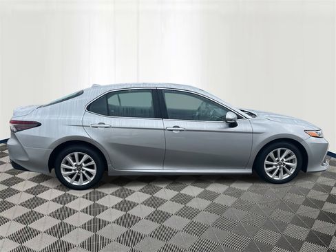 Used 2023 Toyota Camry LE image 6