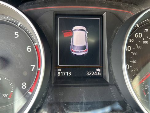 Used 2015 Volkswagen Golf 4-Door image 45