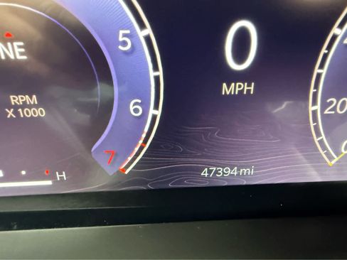 Used 2022 Jeep Grand Cherokee Limited w/ Luxury Tech Group II image 17