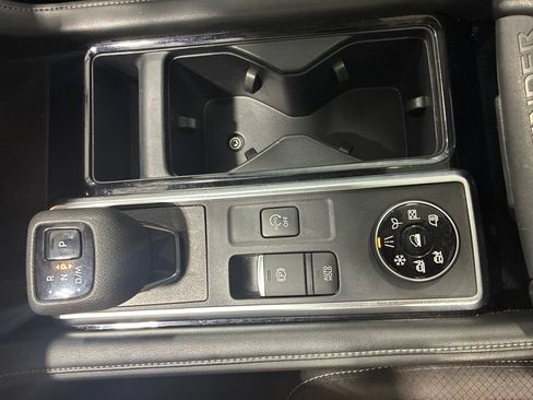 Used 2024 Nissan Pathfinder SL w/ SL Premium Package AWD/4WD image 24