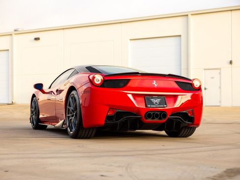 Used 2012 Ferrari 458 Italia Coupe RWD image 12