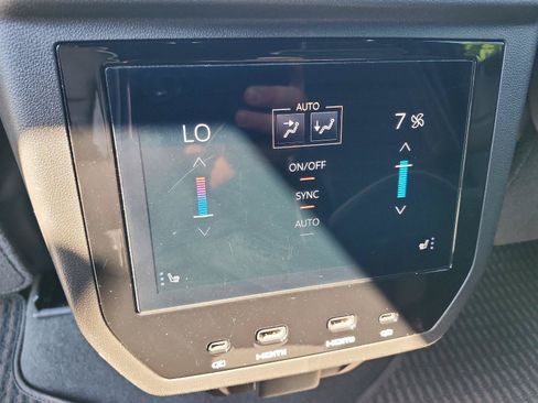 Certified 2025 GMC Yukon Denali Ultimate AWD/4WD image 16