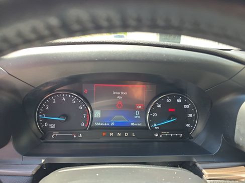 Used 2023 Ford Explorer Limited AWD/4WD image 19