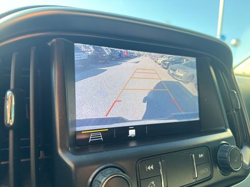 Used 2020 Chevrolet Colorado LT image 13