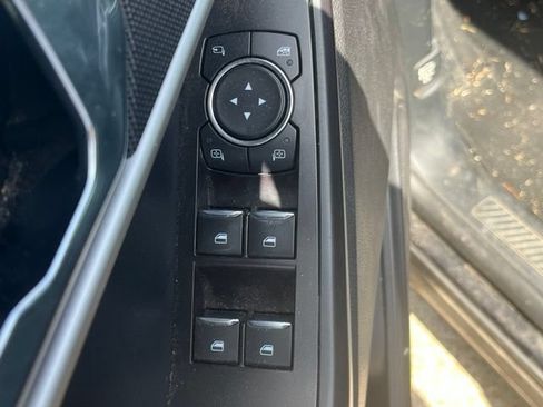 Used 2020 Ford Explorer XLT w/ Equipment Group 202A RWD image 5
