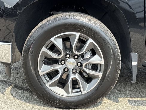 Used 2023 Chevrolet Silverado 1500 LT AWD/4WD image 12