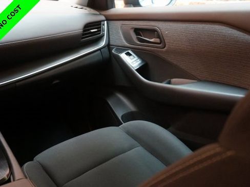 Used 2023 Nissan Rogue S image 35