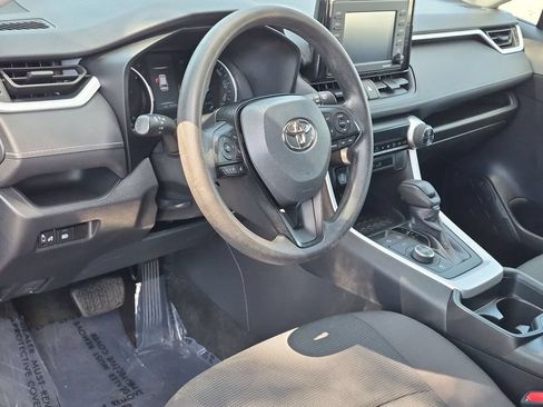 Used 2021 Toyota RAV4 LE AWD/4WD image 14