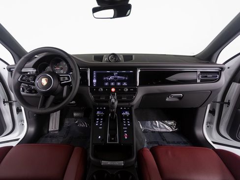 New 2026 Porsche Macan image 28