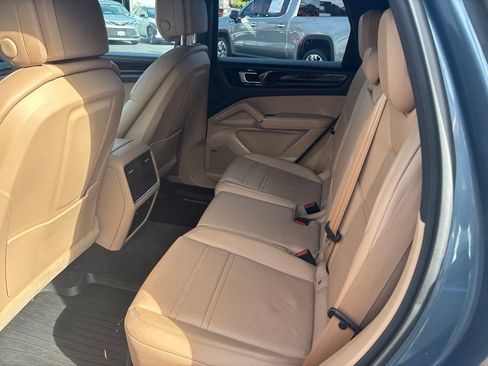Used 2019 Porsche Cayenne AWD/4WD image 12